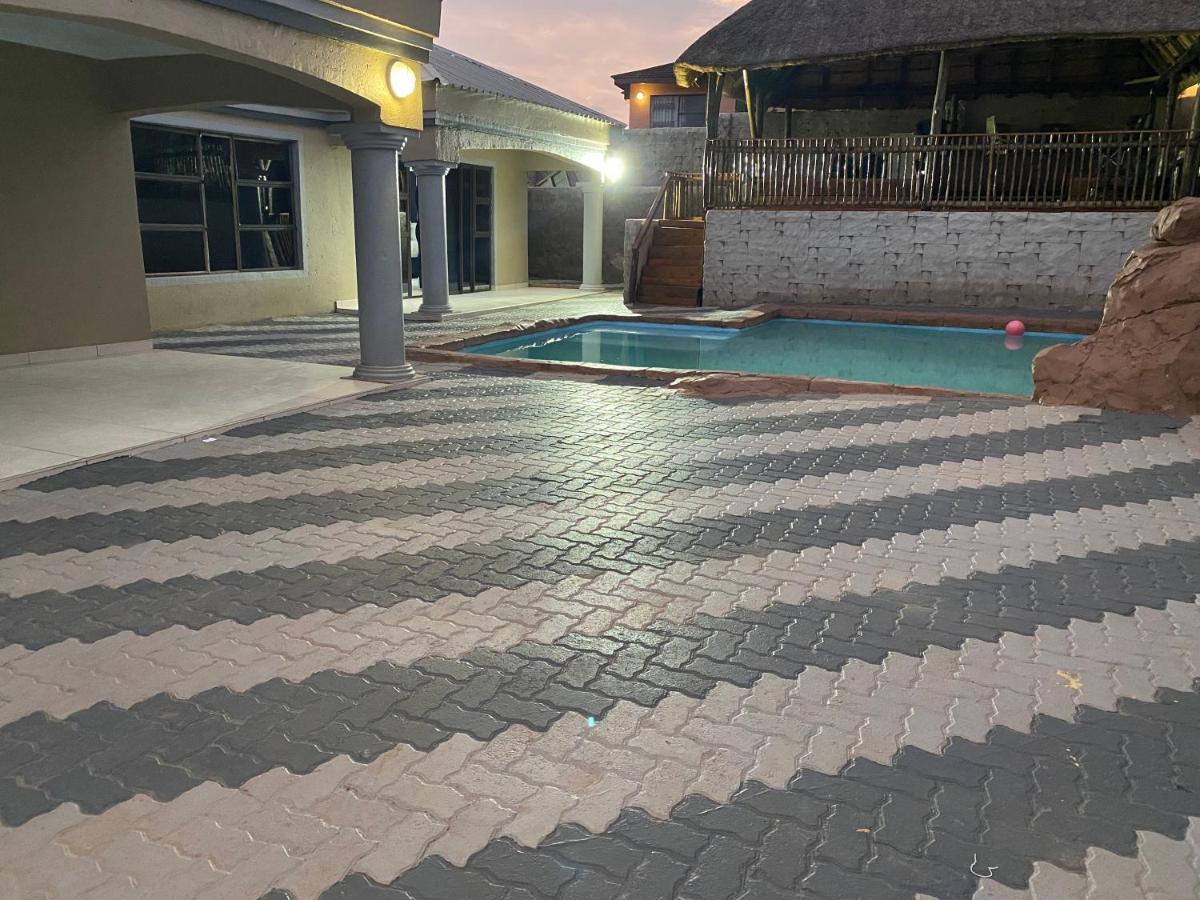 Esther Palace Thohoyandou Eksteriør bilde